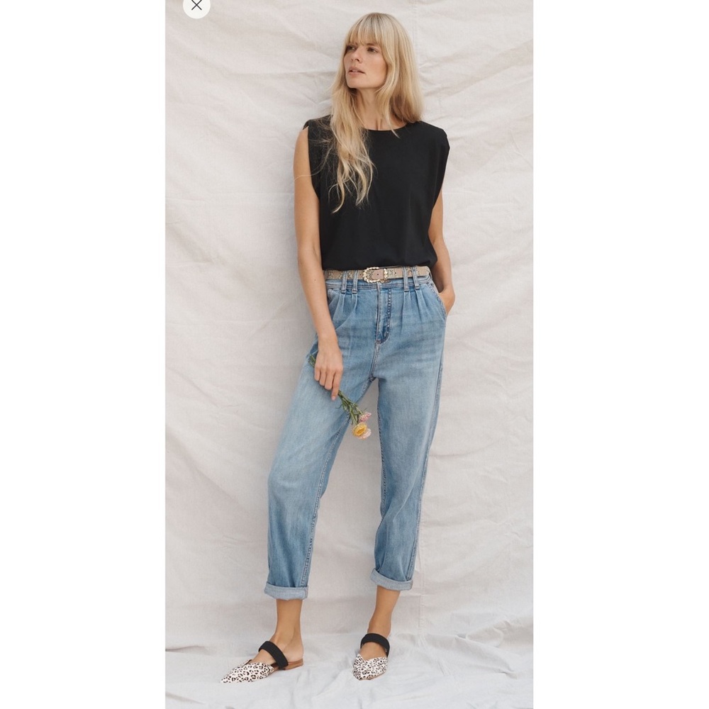 New Anthropologie Ultra High Rise Pleated Jeans